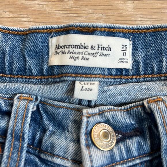 Abercrombie & Fitch The 90's Relaxed Cutoff High Rise Shorts Curve Love 0/25 - Picture 3 of 3